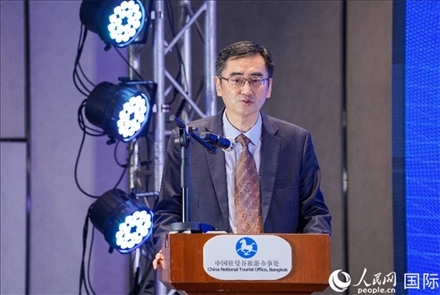 曼谷中國文化中心兼中國駐曼谷旅游辦事處主任闕小華發(fā)表演講。（普拉維攝）