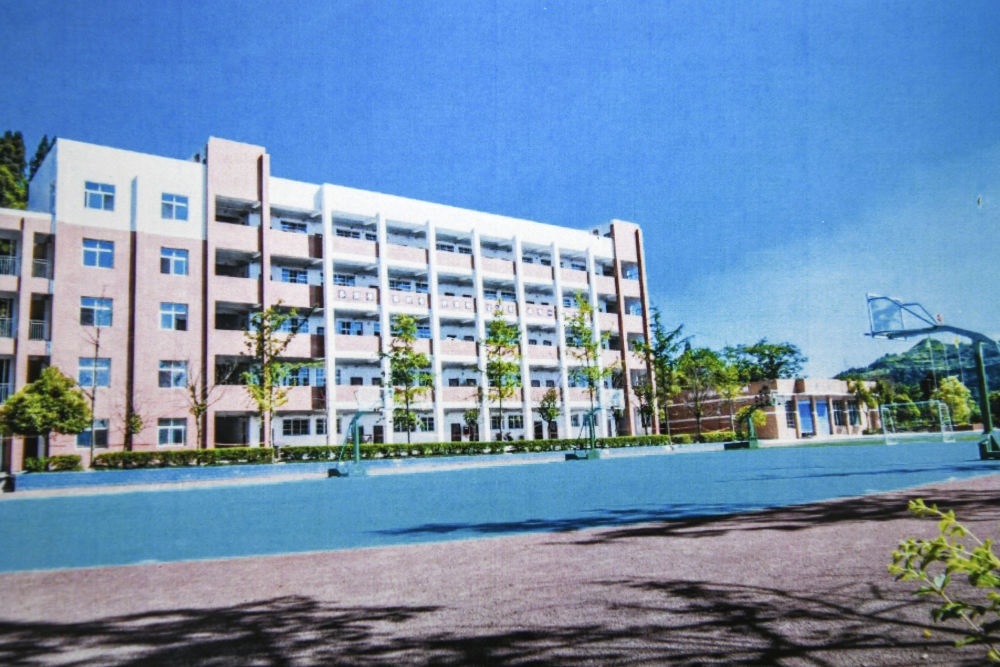 建成之初的之江小學教學樓（資料照片翻拍）。