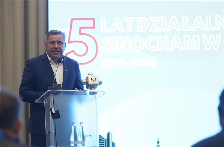 波蘭前副總理比霍琴斯基致辭。