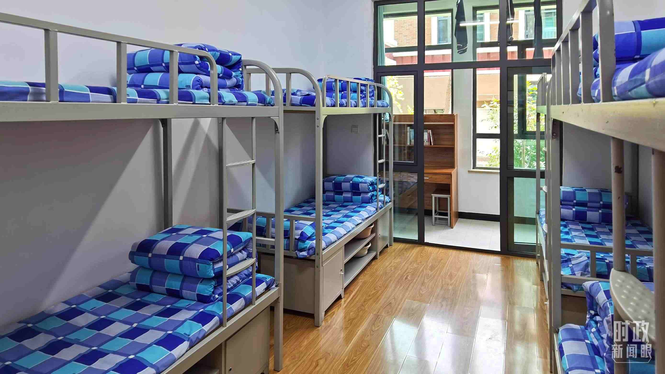 △果洛西寧民族中學宿舍樓。（總臺央視記者郭鴻拍攝）