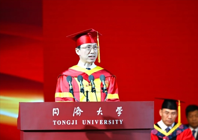 同濟(jì)大學(xué)校長(zhǎng)、中國(guó)工程院院士鄭慶華