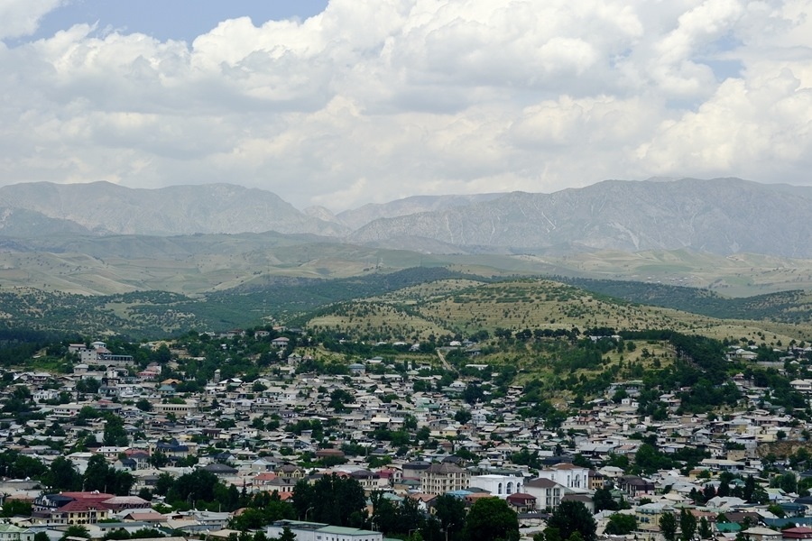 這是2024年6月13日拍攝的塔吉克斯坦首都杜尚別城市風(fēng)光。新華社記者 鄭開(kāi)君 攝