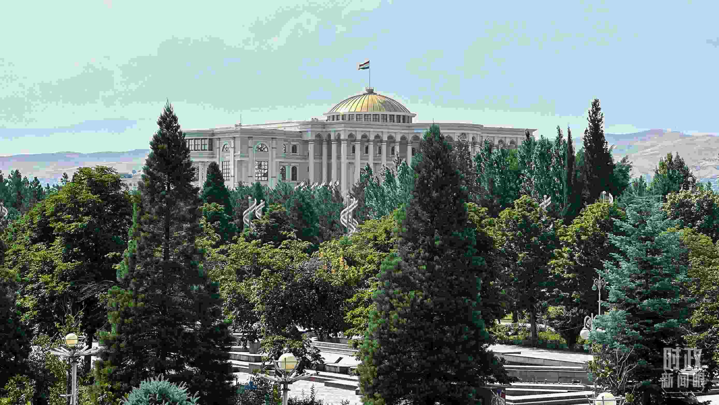 △塔吉克斯坦總統(tǒng)府。（總臺央視記者趙化拍攝）