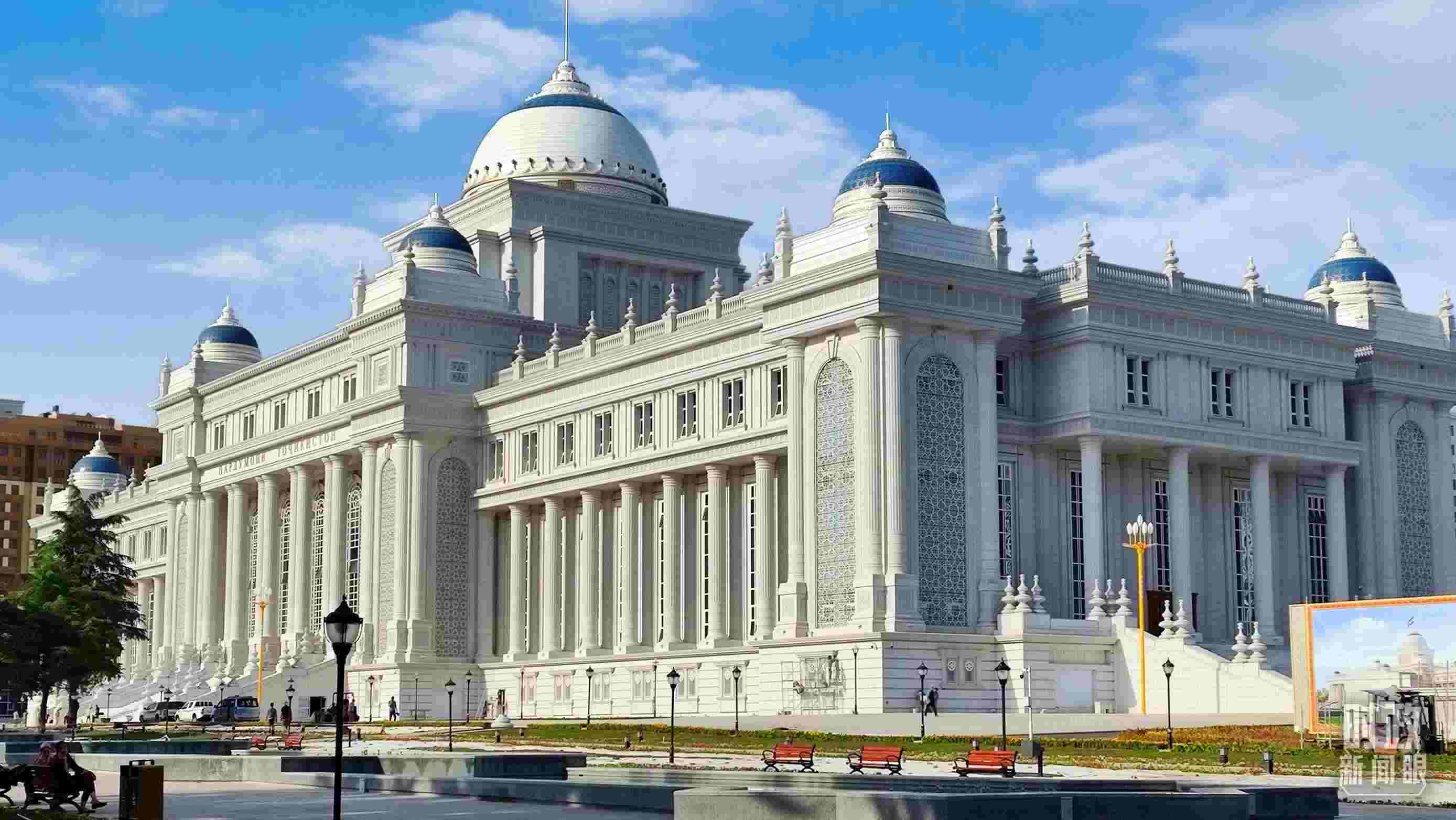 △中方援建塔議會大樓。（總臺記者員志軍拍攝）