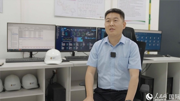 哈薩克斯坦能源投資公司副總經(jīng)理、總工程師張亮在接受人民網(wǎng)記者采訪。 人民網(wǎng)記者 葛泰佚攝