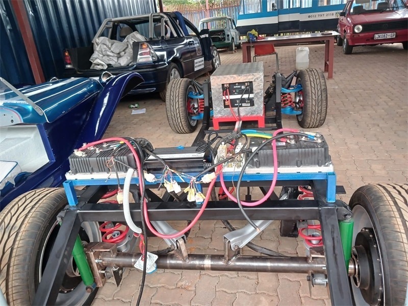 “老爺車”的跟上電動潮流。索尚古夫技術(shù)高中供圖