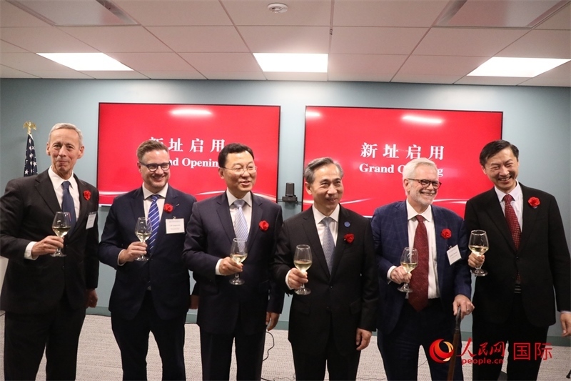 4、美中貿(mào)易全國委員會會長克雷格·艾倫、美國商會高級副會長傅瑞偉等美國工商界代表出席活動。 人民網(wǎng)記者 李志偉攝