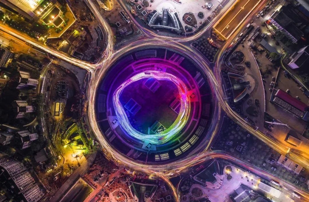 △武漢光谷正發(fā)展成為全國最大的光電子信息產(chǎn)業(yè)集群。