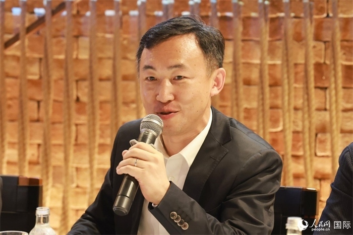 中國(guó)駐里約熱內(nèi)盧代總領(lǐng)事王海濤在座談會(huì)上致辭。人民網(wǎng)記者 陳海琪攝