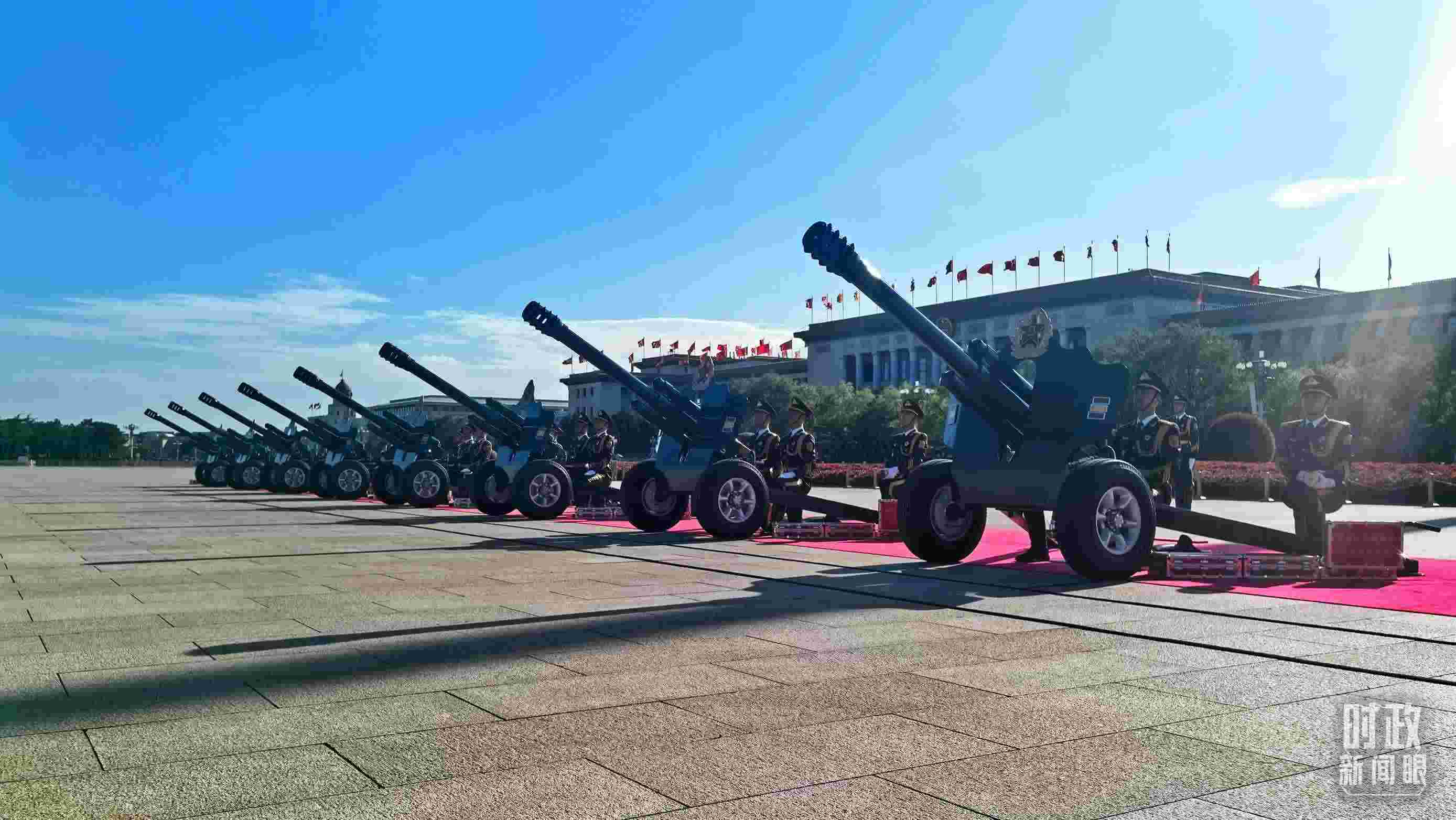 △天安門廣場(chǎng)的禮炮。（總臺(tái)央視記者王子杭拍攝）