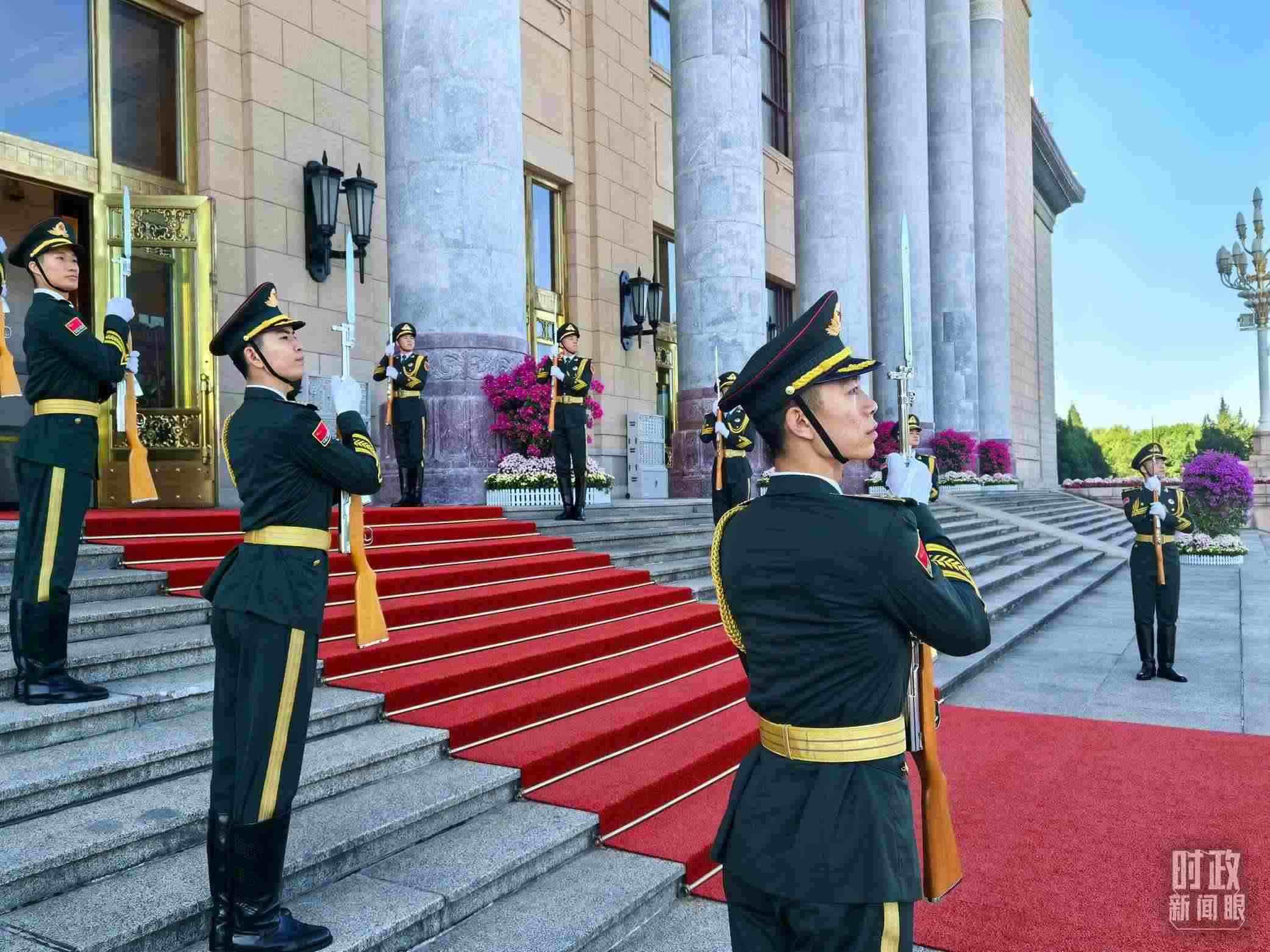 禮兵列隊迎接外賓。（總臺央視記者鐘銳拍攝）