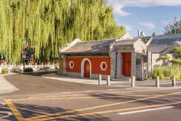 北京建筑大學(xué)古建保護(hù)與利用專業(yè)師生對(duì)北京德勝門內(nèi)大街開展空間品質(zhì)綜合提升項(xiàng)目，圖為項(xiàng)目竣工后的實(shí)景圖。校方供圖