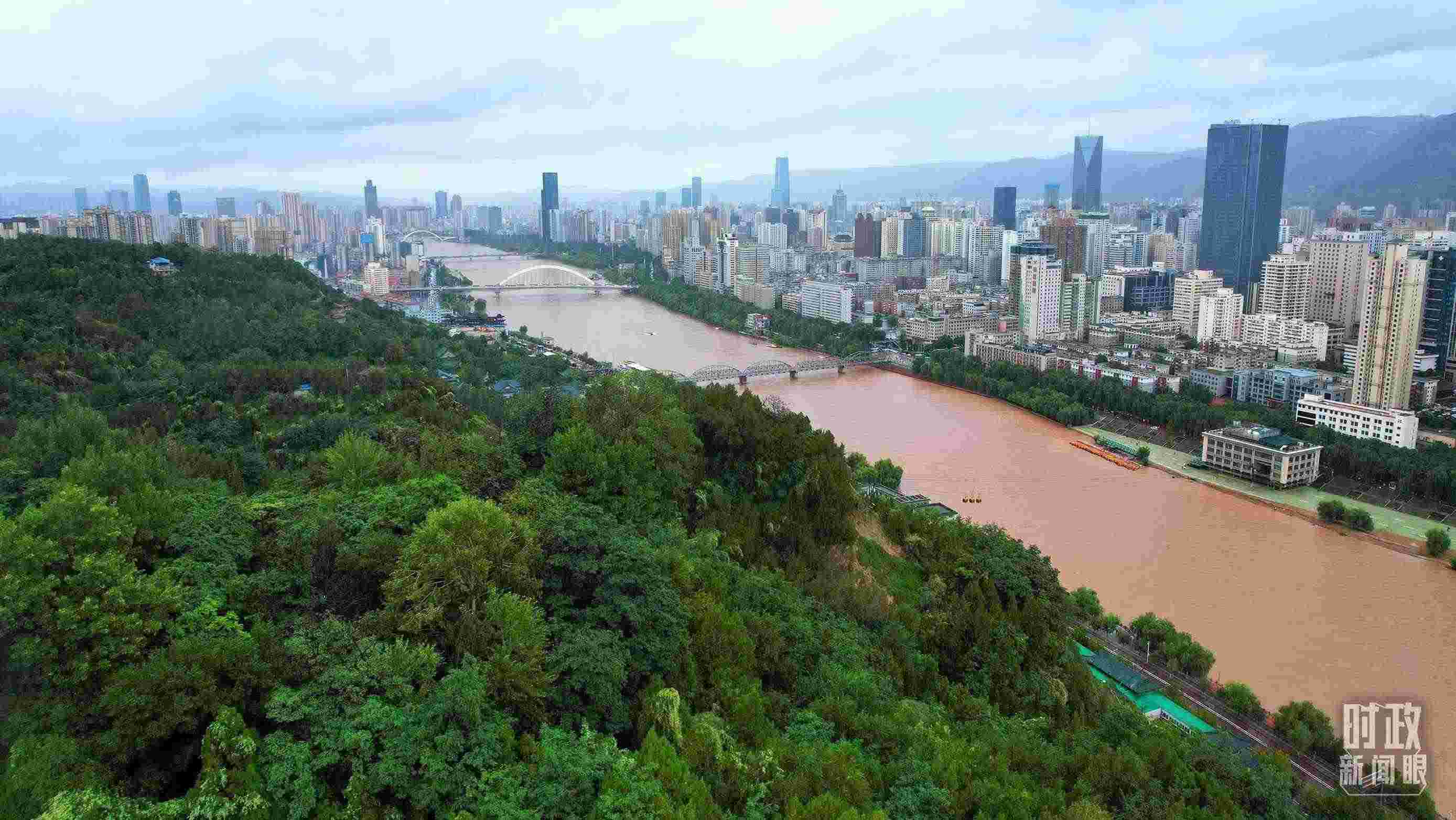 △黃河蘭州段。（總臺(tái)央視記者范凱拍攝）