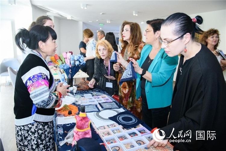 蠟染展示。傅永山攝