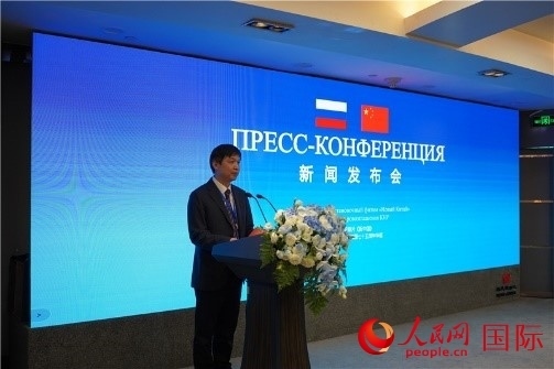 中共吉安市委宣傳部部長(zhǎng)李瑞峰在《新中國(guó)》新聞發(fā)布會(huì)上致辭。人民網(wǎng) 褚夢(mèng)琦攝