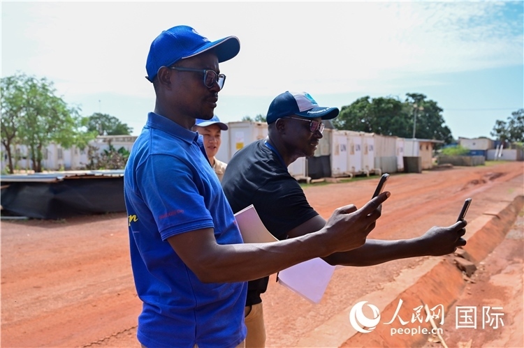 圖6 檢查組拍攝優(yōu)秀做法。謝坤攝