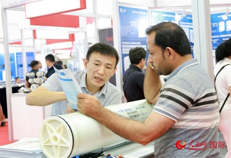 中企產(chǎn)品介紹。人民網(wǎng)記者管克江攝