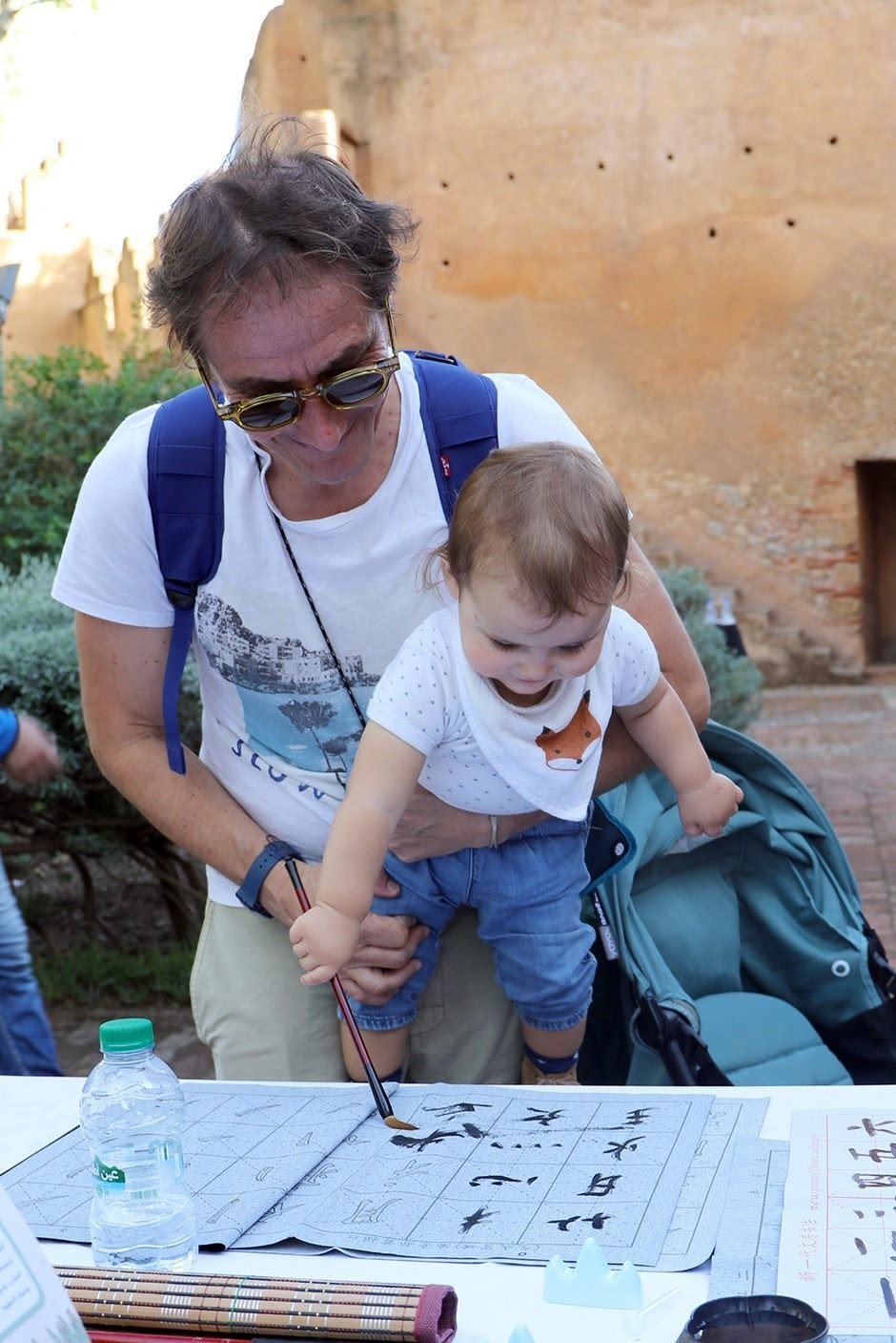 小小書法家。拉巴特中國文化中心供圖