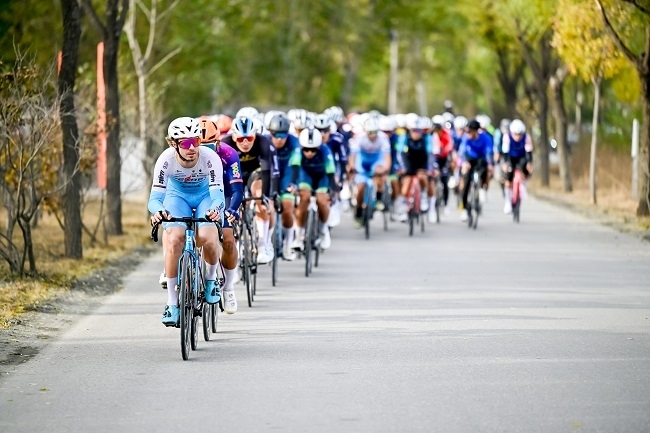 選手在比賽中展開激烈角逐。主辦方供圖