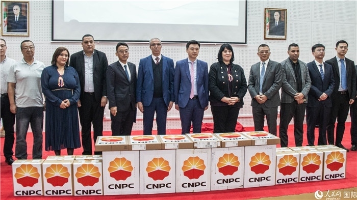 中企向阿爾及利亞大學(xué)捐贈電教設(shè)備活動現(xiàn)場。人民網(wǎng)記者 郝瑞敏攝