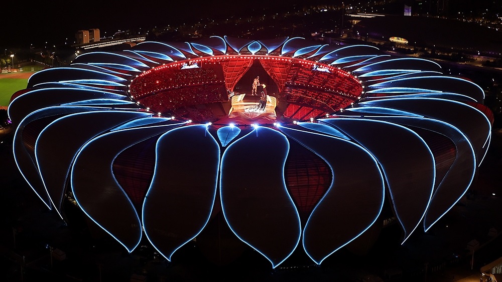 2023年9月23日，第19屆亞洲運(yùn)動(dòng)會(huì)開(kāi)幕式上，最后一棒火炬手汪順和“數(shù)字火炬手”在開(kāi)幕式上點(diǎn)燃主火炬。