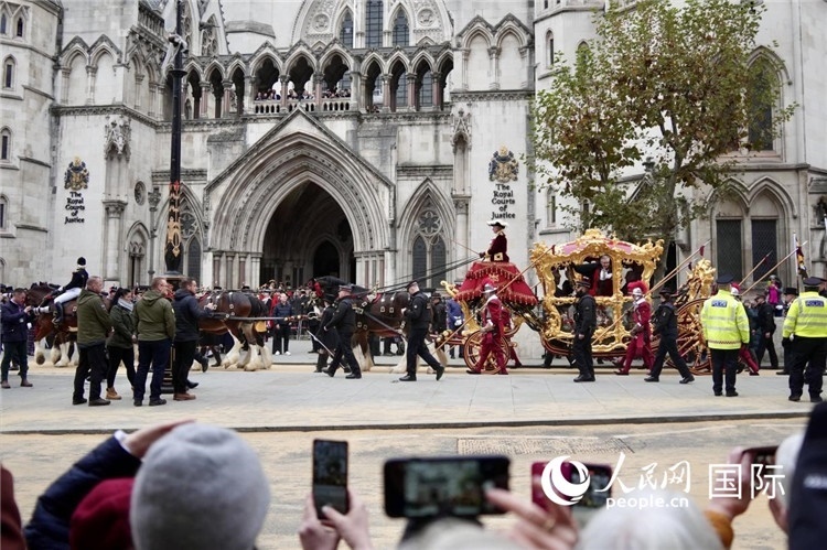 2024倫敦金融城市長(zhǎng)就職巡游現(xiàn)場(chǎng)。吳若鳴攝