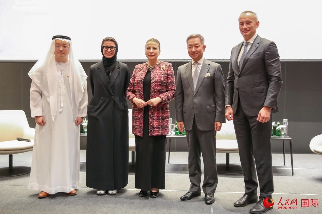 部分與會嘉賓合影。人民網(wǎng) 塔里克·易卜拉欣攝