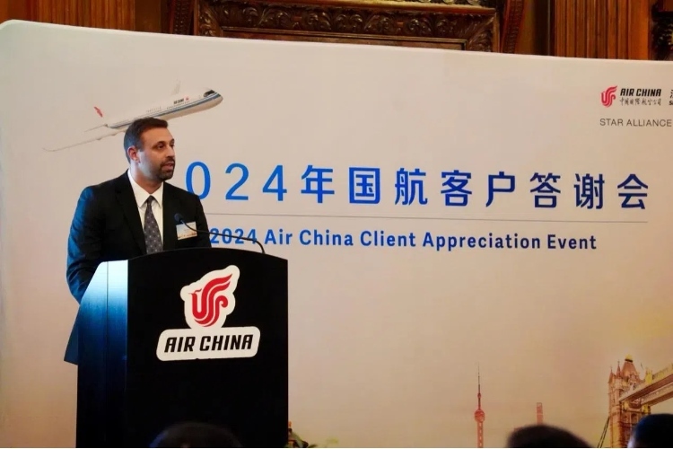 英國48家集團俱樂部主席杰克·佩里發(fā)表致辭。吳若鳴攝