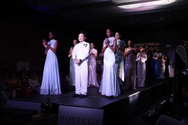 時裝周現(xiàn)場。顏李芳攝