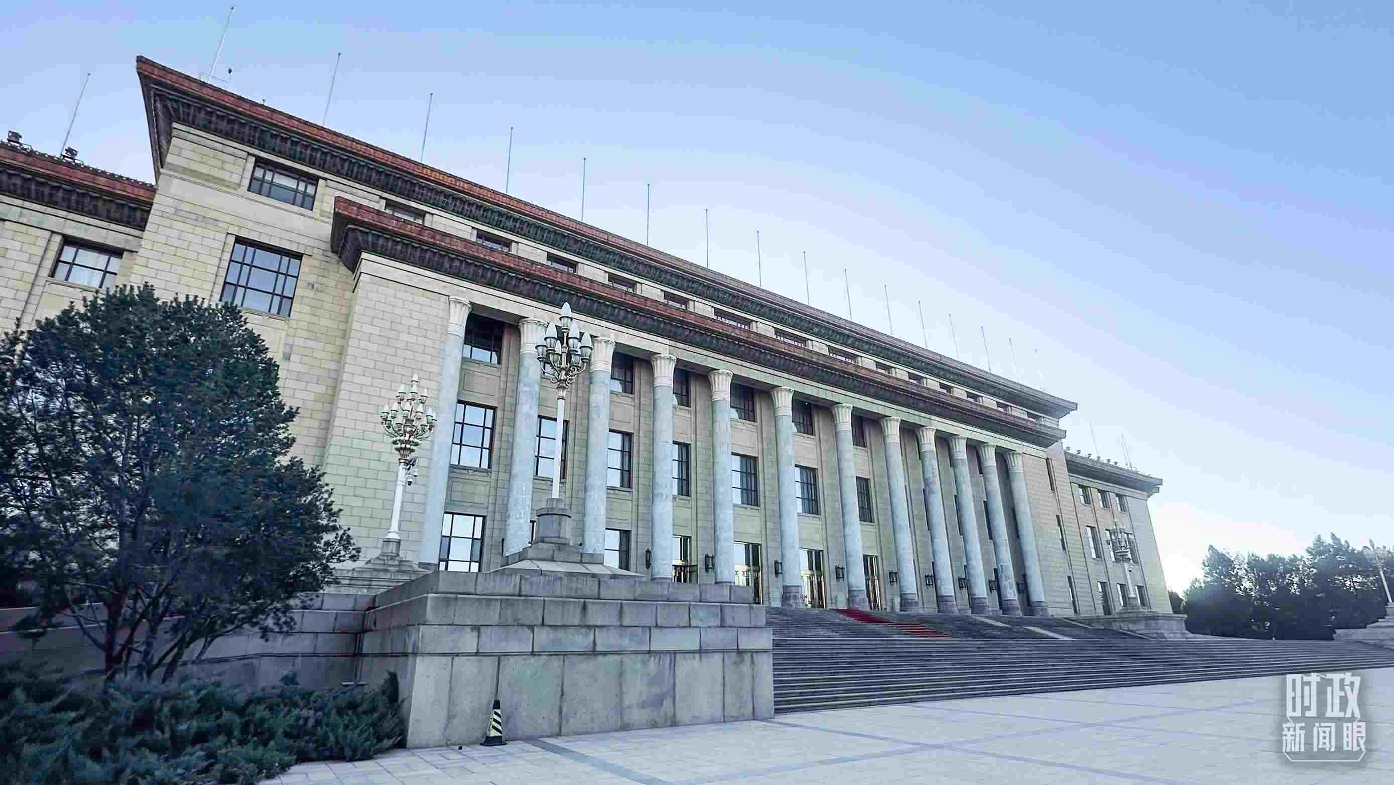 △第四次“一帶一路”建設(shè)工作座談會在北京人民大會堂舉行。（總臺央視記者范一鳴拍攝）