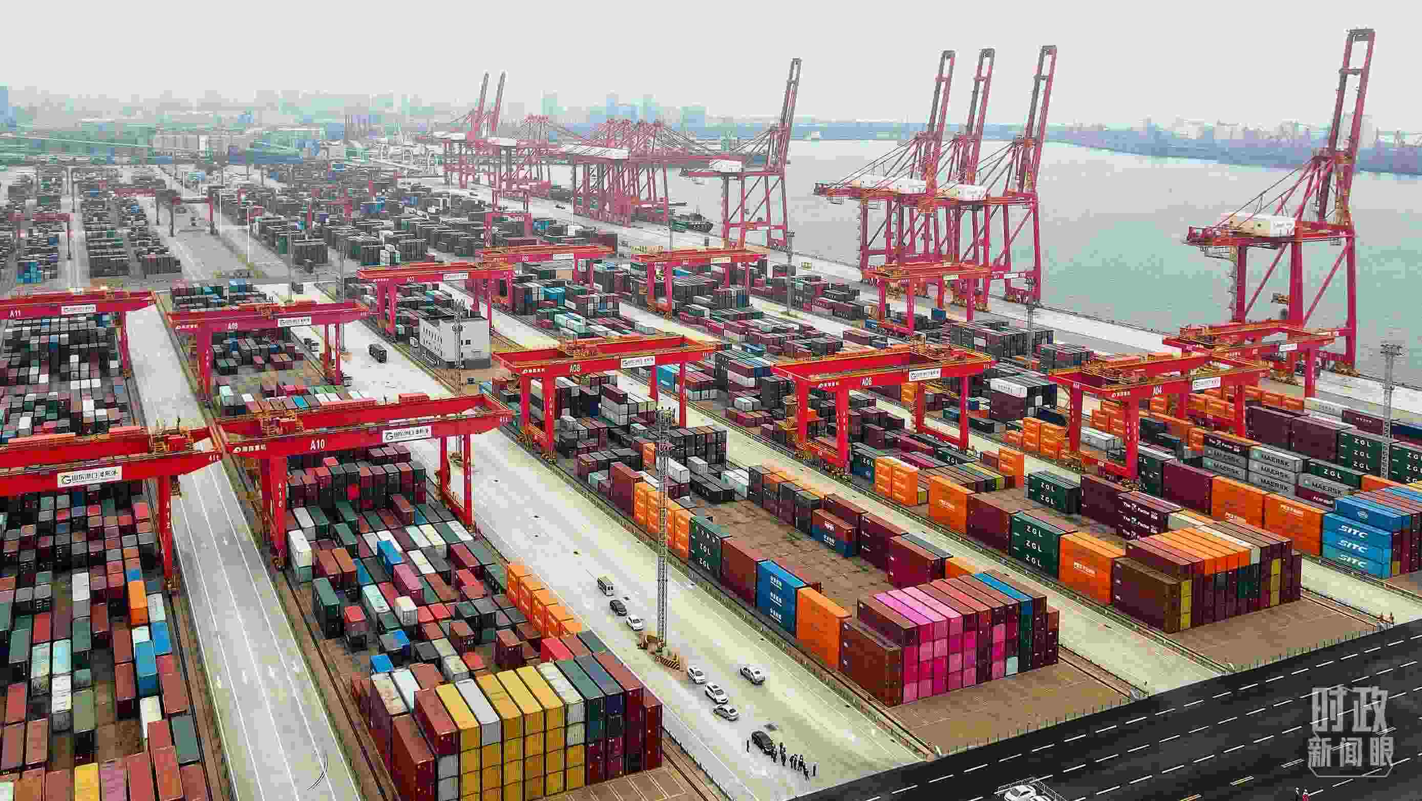 △山東日照港。（總臺央視記者劉琦拍攝）