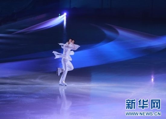 圖為羽生結弦在表演中。記者 錢錚 攝