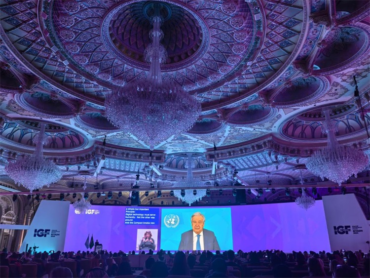 圖為第19屆聯(lián)合國互聯(lián)網(wǎng)治理論壇（IGF）“推動科技企業(yè)履行兒童網(wǎng)絡保護責任”開放論壇活動現(xiàn)場。中國傳媒大學供圖。