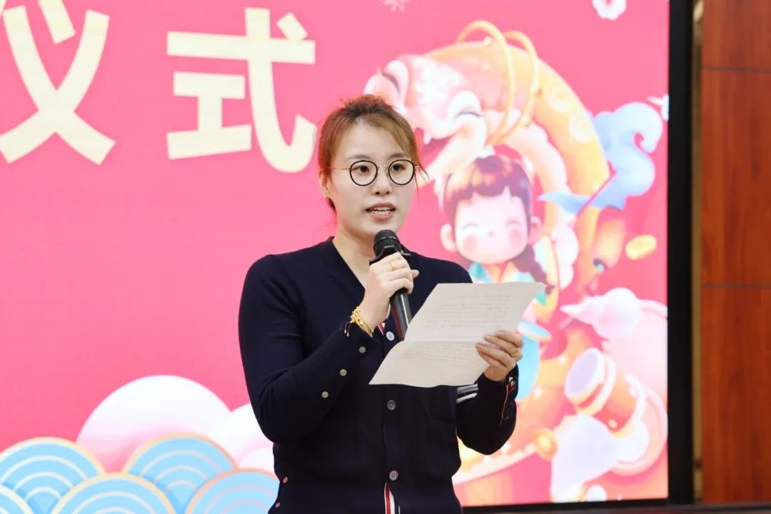 傅園慧在新教師入職儀式上發(fā)言。浙江大學(xué)供圖