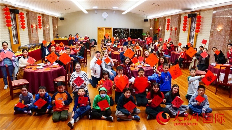 威廉蘭德小學(xué)師生活動現(xiàn)場合影。李鑫江攝