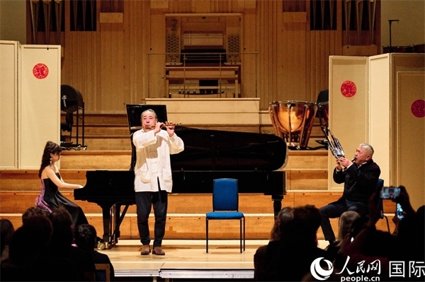 旅英音樂家聯(lián)袂演奏《枉凝眉》。楊浩鵬攝