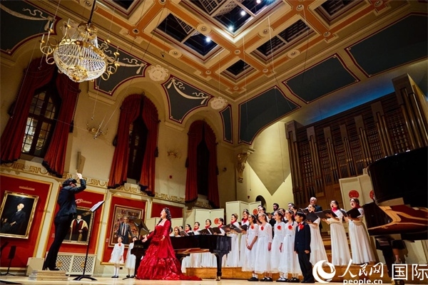 大合唱《燈火里的中國》。楊浩鵬攝