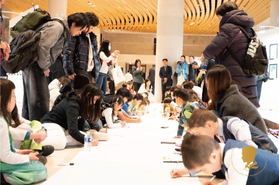 第三屆國際藝術聯(lián)創(chuàng)聯(lián)展盛大開幕。法中交流促進會供圖