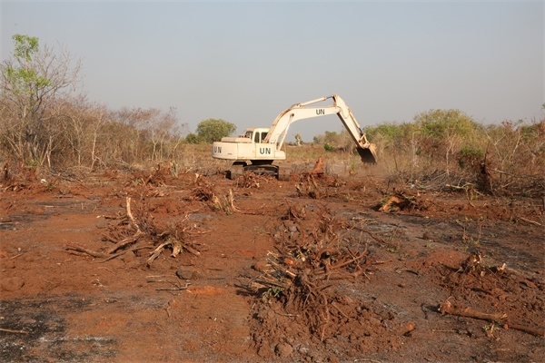 施工現(xiàn)場(chǎng)。張曉昆攝