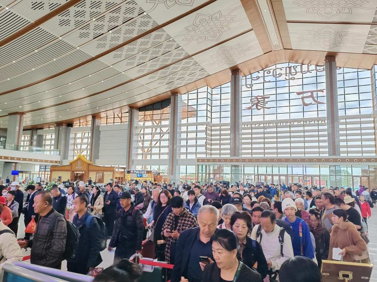 春節(jié)期間的中老鐵路萬象站。李加勇攝