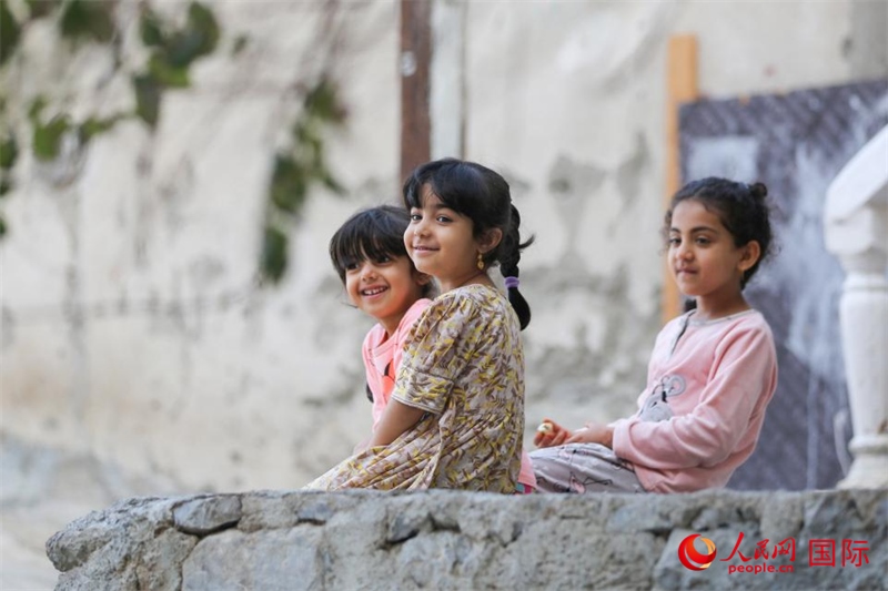 庫(kù)姆扎爾村的兒童。人民網(wǎng) 塔里克·易卜拉欣攝