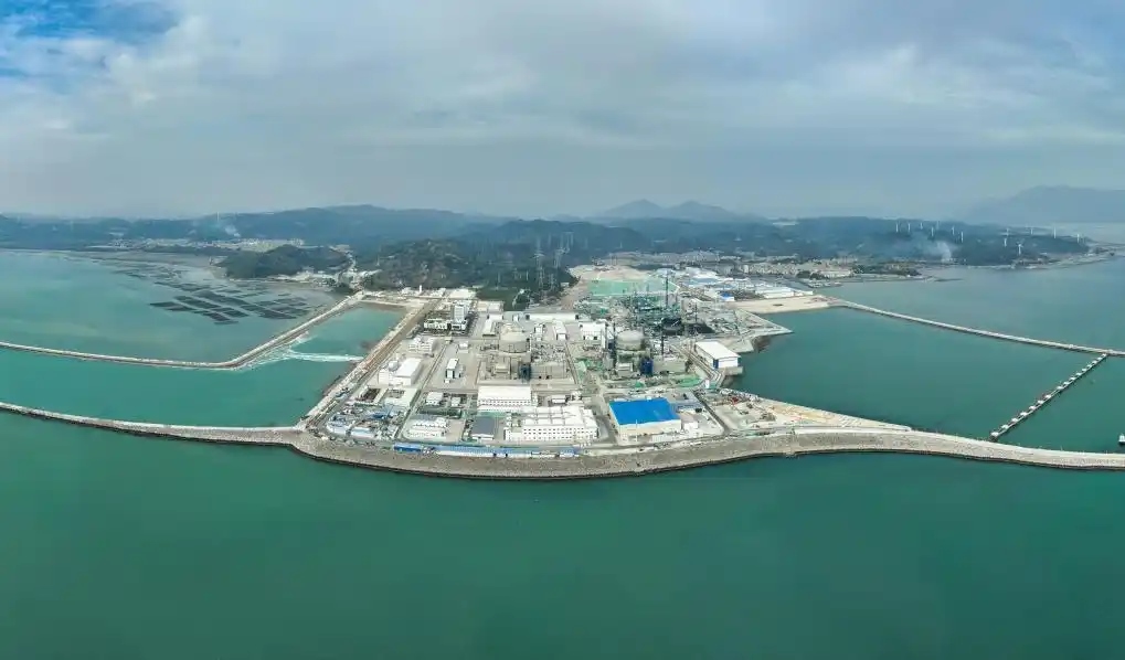 △2025年1月1日0時17分，經(jīng)過168小時滿功率連續(xù)運行考核，漳州核電1號機組正式投入商業(yè)運行。