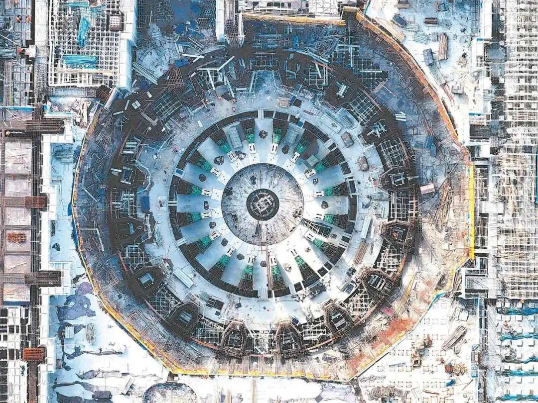 △中國科學院合肥物質(zhì)科學研究院等離子體所，緊湊型聚變能實驗裝置（BEST）項目正加緊施工。