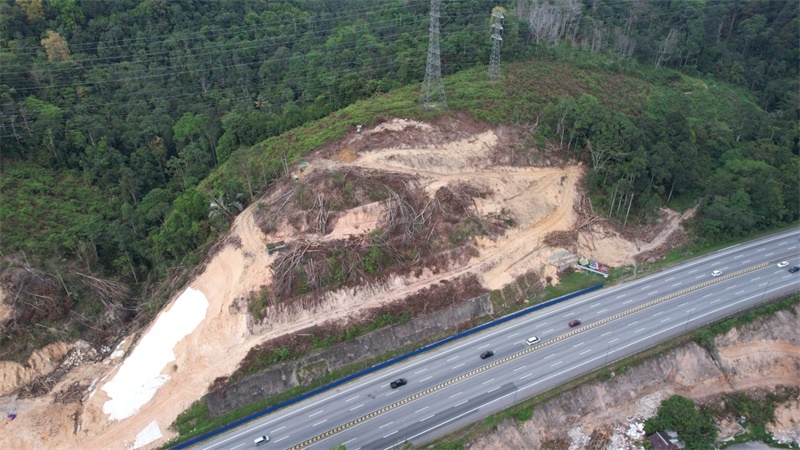 圖為施工現(xiàn)場(chǎng)。 鄧騰亮攝