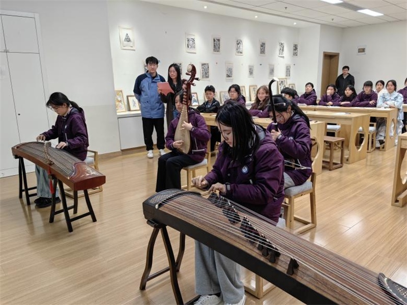 匡園學(xué)生民樂合奏。
