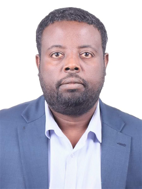 圖為埃塞俄比亞亞的斯亞貝巴大學(xué)政策研究員巴盧·德米西。受訪者供圖