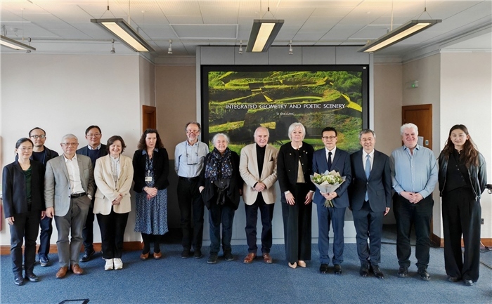 參加開幕式和學術(shù)交流活動的嘉賓合影?；顒又鬓k方供圖