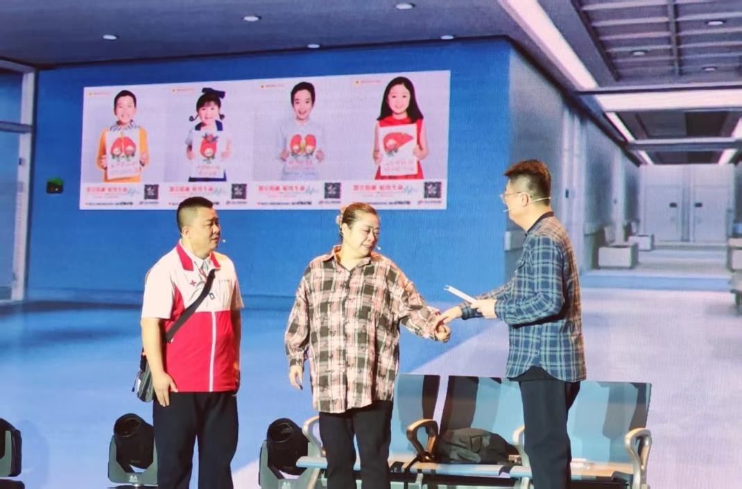 現(xiàn)場表演了由真實故事改編的情景劇。人民網(wǎng)記者 王子鋒攝