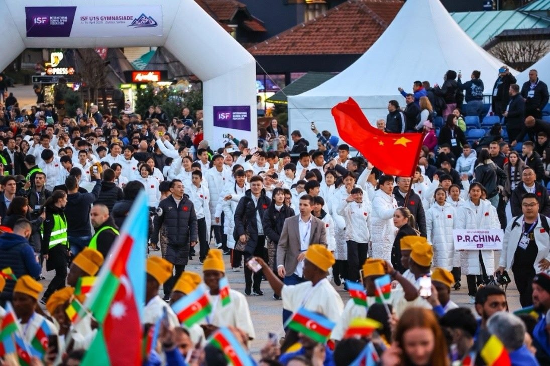 中國(guó)中學(xué)生體育代表團(tuán)在開(kāi)幕式上入場(chǎng)。圖片來(lái)源：中國(guó)中學(xué)生體育代表團(tuán)