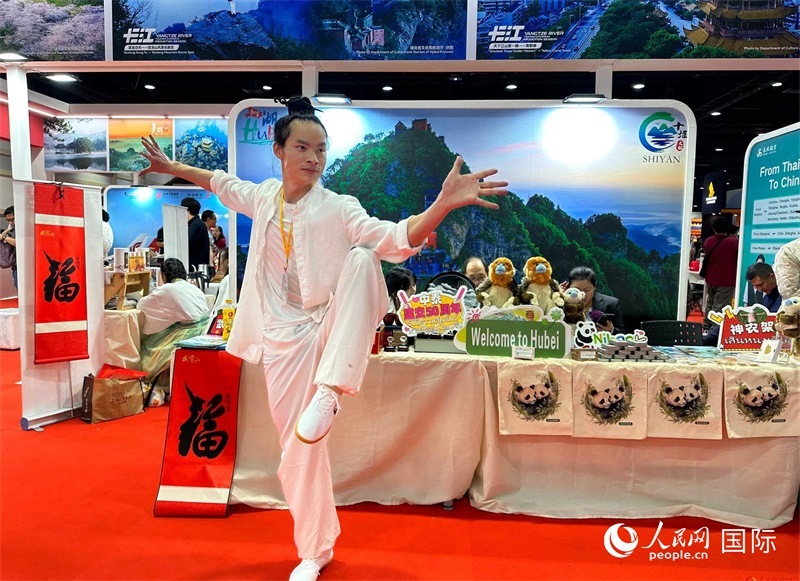 中國武當(dāng)功夫走進東南亞，以精湛的武藝和飄逸的身姿詮釋中國武術(shù)的精髓。人民網(wǎng)記者 簡承淵攝